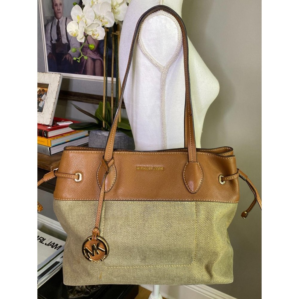 Michael Kors Marina North South Drawstring Tote - Picture 5 of 12